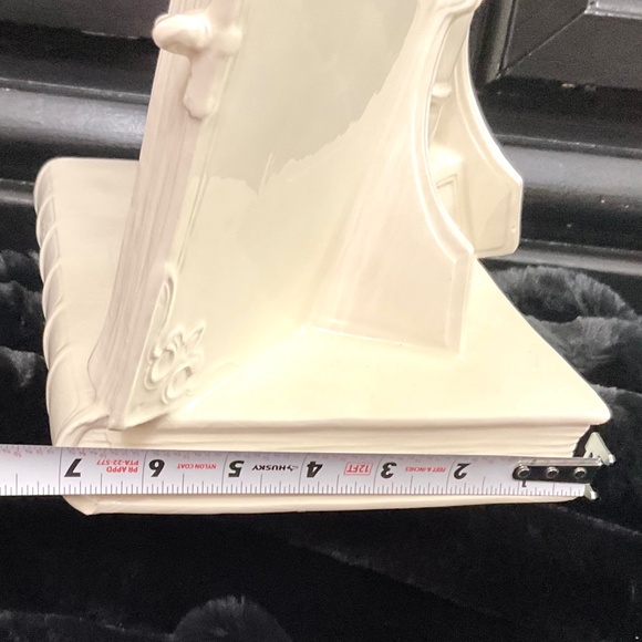 Vintage Nativity Scene Magi Wise Men Bookend with Bible Sculpture - Picture 14 of 16